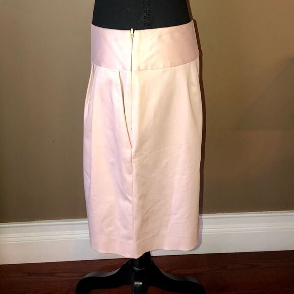 Banana Republic Skirt w/ 2 pockets on each side - Picture 3 of 4